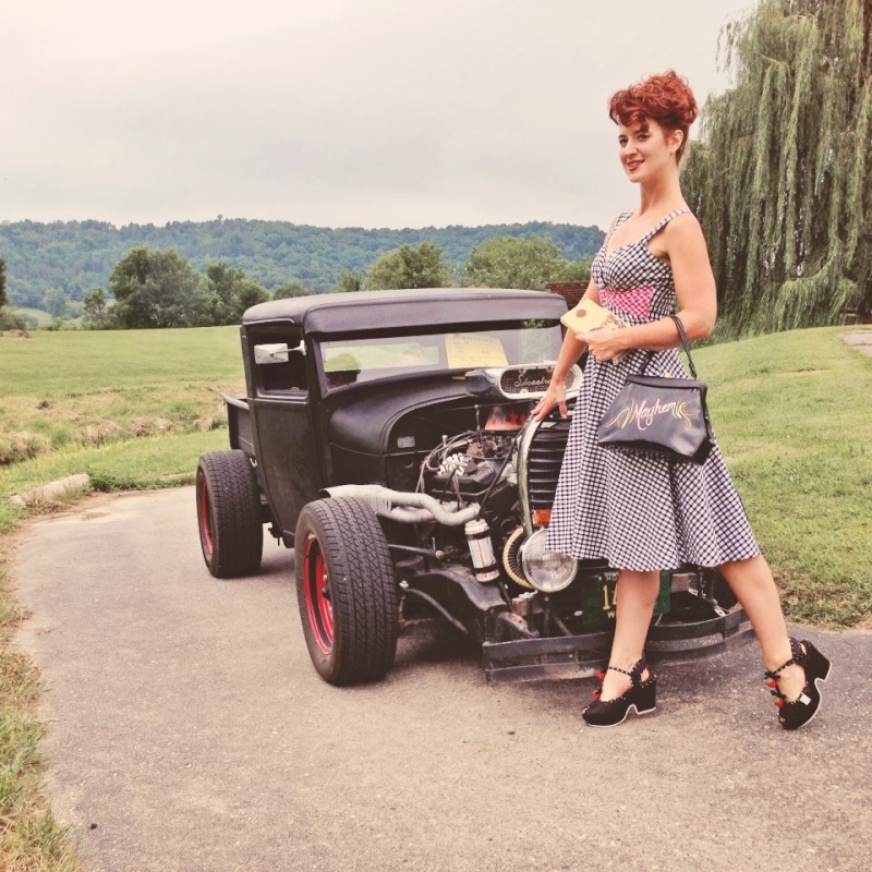 hot rod, custom and classic car babes - Page 5 14936_10