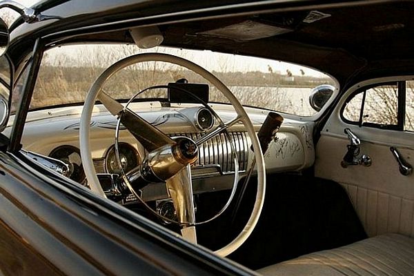 1952 Chevy Fleetline "Chevyllac" - Bobby Middleton of King Customs 1951_c13