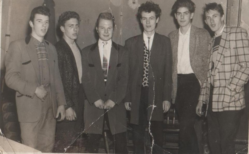 Teddy Boys - Page 2 29653710