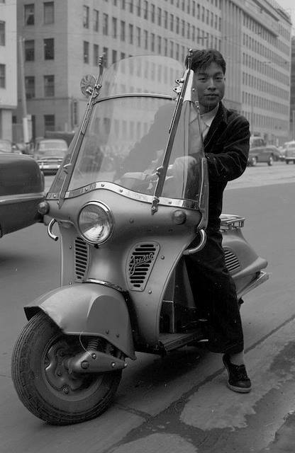 Scooter des 1950's & 1960's - Page 2 Honda_10