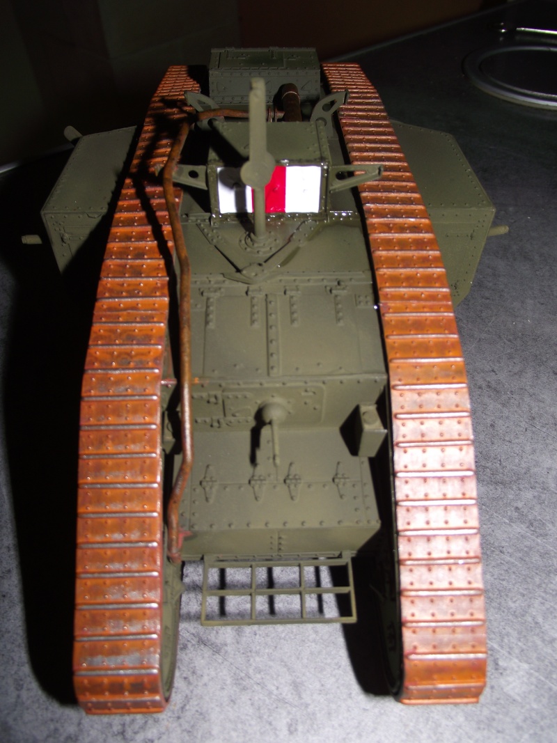 Char anglais Mk V hermaphrodite (commandement) 1/35 marque EMHAR [ montage terminé] Dscf6612