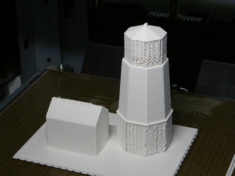 Ein Phantasieleuchtturm als 3D-Modell fertig gebaut von guennie P1170326