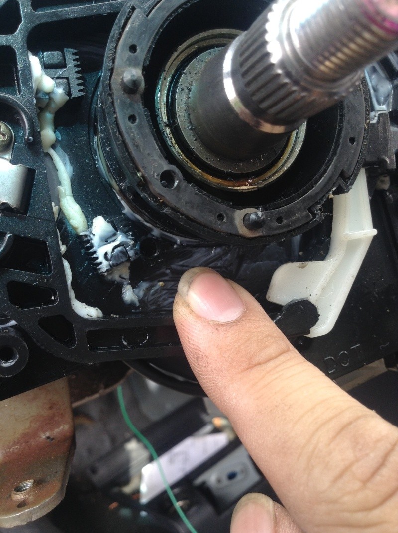 DIY: JDM Momo Steering Wheel Install  2014-049