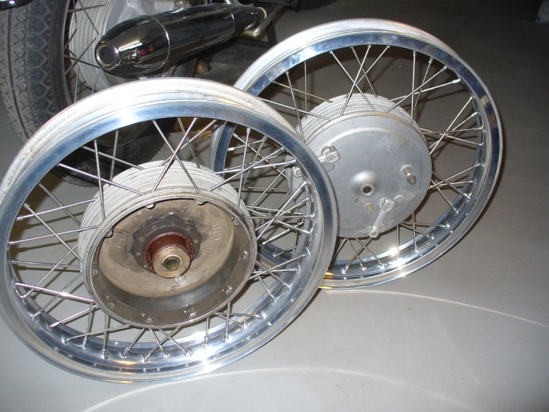 Paire de roues bmw série 5 type akront borrani (vendues) Roues_15