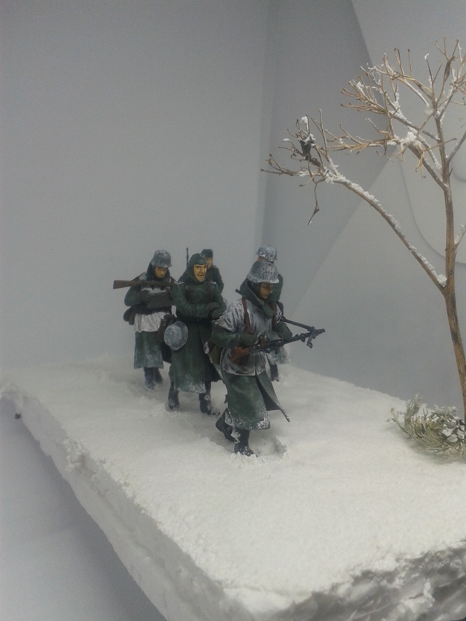 5 soldats allemands - 1/35 Miniart  00348