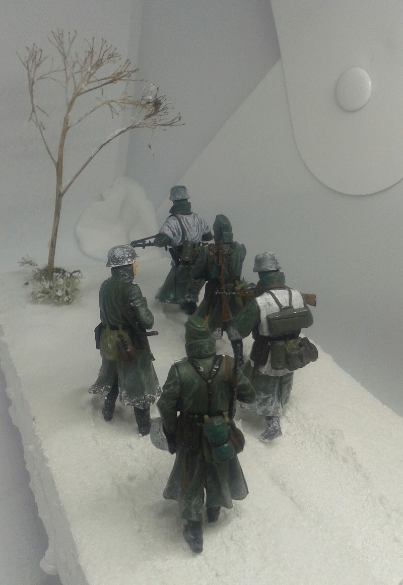 5 soldats allemands - 1/35 Miniart  00829