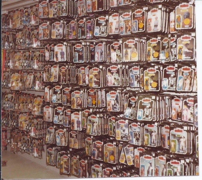 Vintage Pic of 1:1 Darth Vador in Macy's Esb510