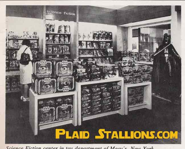 Vintage Pic of 1:1 Darth Vador in Macy's Starwa19