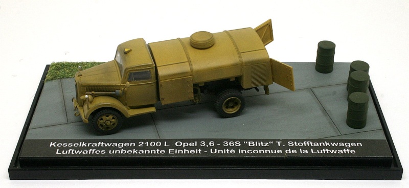 Kesselkraftwagen  Opel "Blitz"  T-Stofftankwagen  [Academy 1/72°] Opel_k11