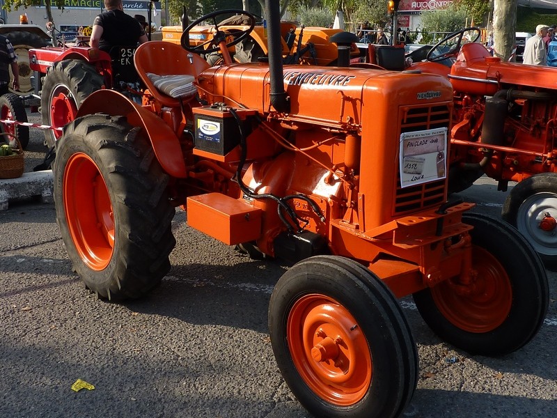 Défilé des vieux tracteurs 2010-017