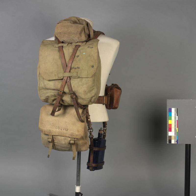 WW2 Canadian Medical Bag 02_can10