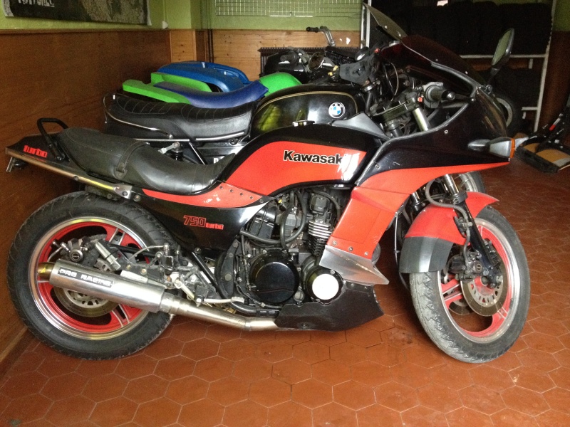 vend ou echange gpz 750 turbo  Img_0810