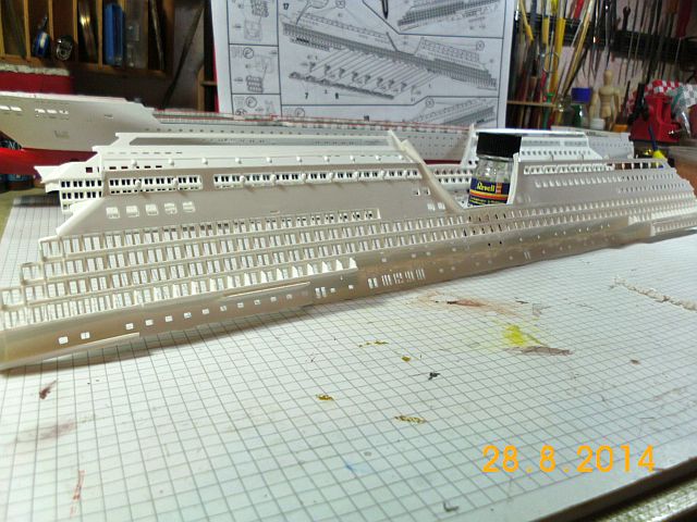 Revell 5200 - Aida Luna 1/400 - Fertig - Seite 3 4a12