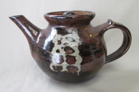 Teapot with four dots? Is Denys Hadfield. 4_dots10