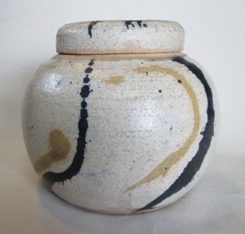 Pot with ink decoration. Possibly Richard Marskin ..? Ink_po11