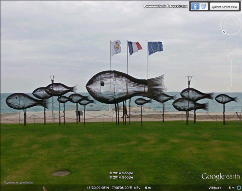 "Le banc de poissons", sculpture à Cagnes sur Mer - Alpes Maritimes - France Aa183