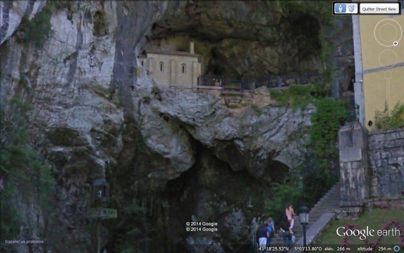 La Santa Cueva de Covadonga - Asturies - Espagne. Aa22