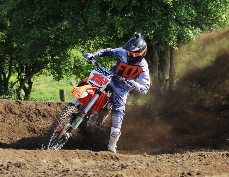 Motocross AMPL et endurance  Morival les 8 et 9 juin ... - Page 7 B19