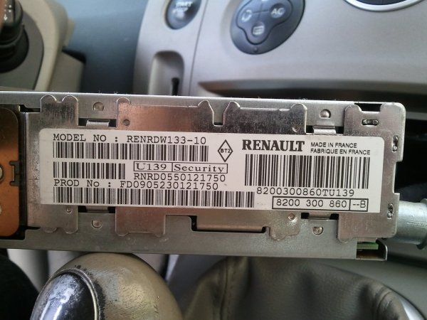 Récupérer le code d'un autoradio Renault 8ee53d10