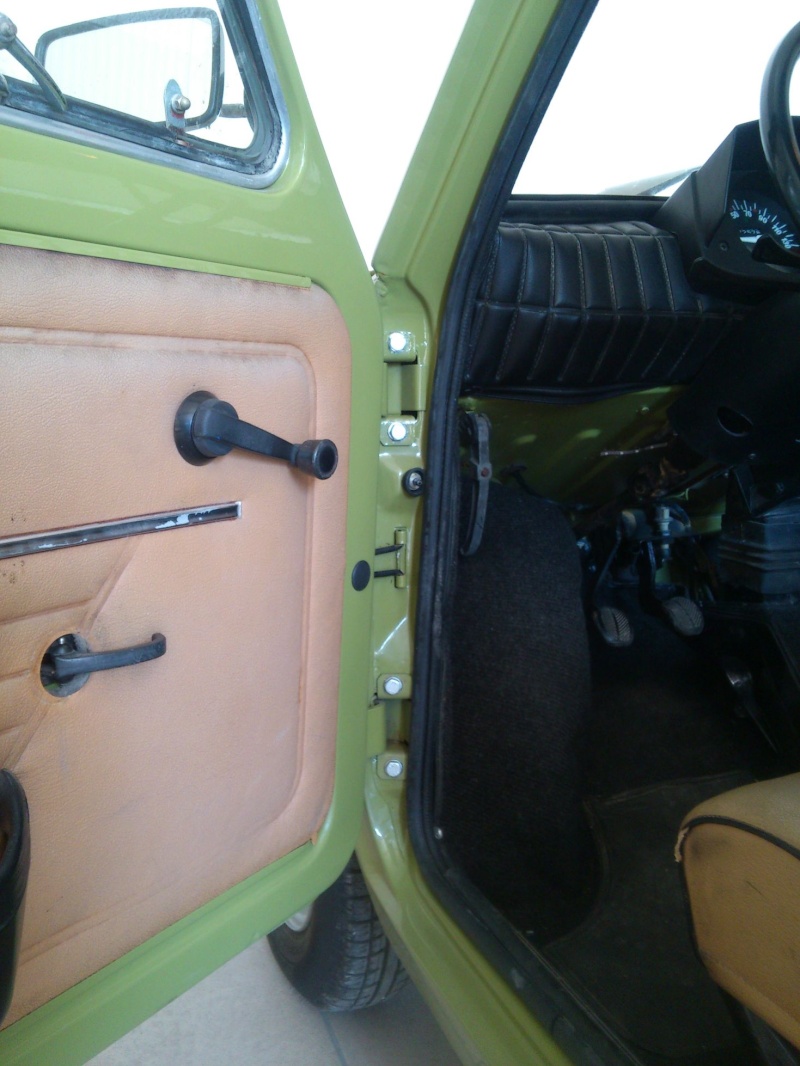 Consiglio per pulitura interni in simil pelle Fiat 126 prima serie Image013