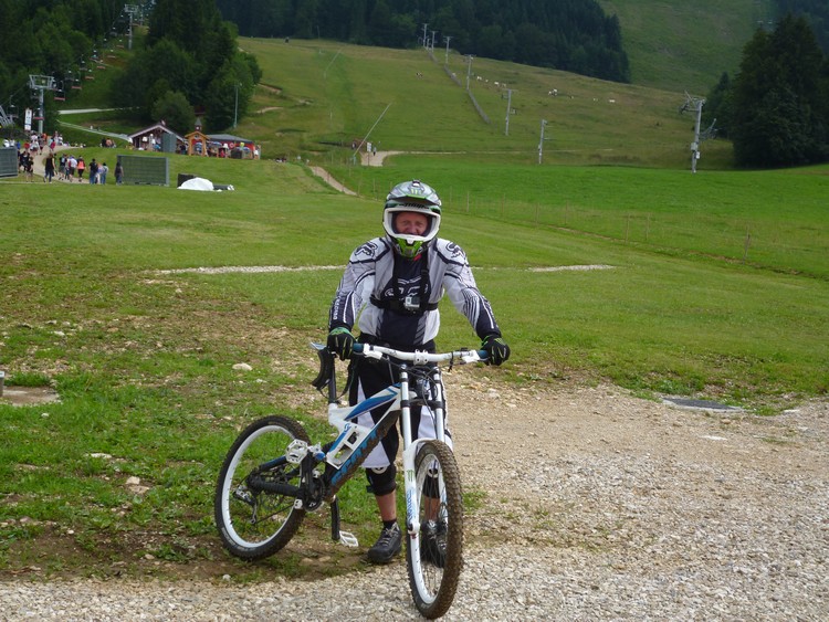# DH & Enduro # - Page 3 Photos10