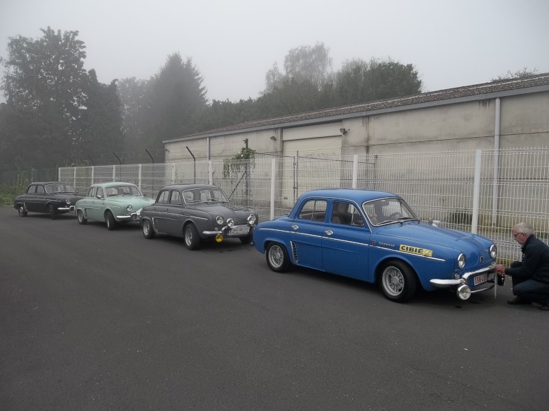 6eme rassemblement de renault 4CV en Belgique 4cv_2011