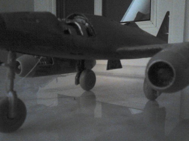 [revell au 48 ] Me 262 A1a "black 4" ( mise en croit + assemblage des réacteurs ) . Dsc_1823