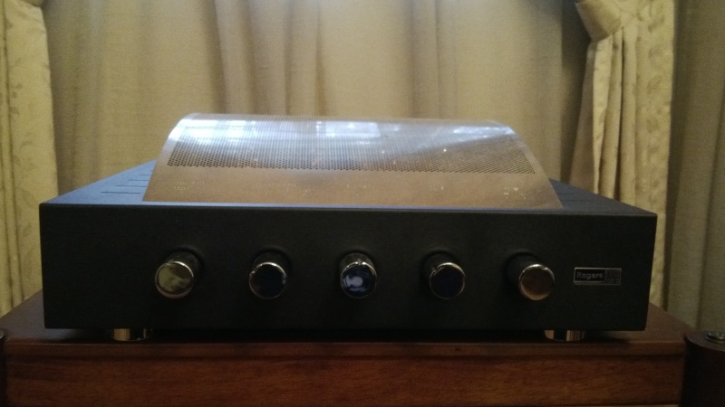 Rogers E40 valve integrated amplifier Img_0010