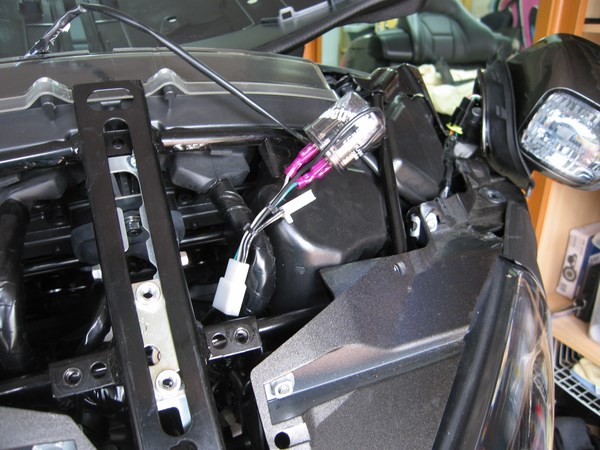 couplage feux top case - Feux de gabarit/clignotants LEDS auto commutables pour face avant - Version2 Img_5012