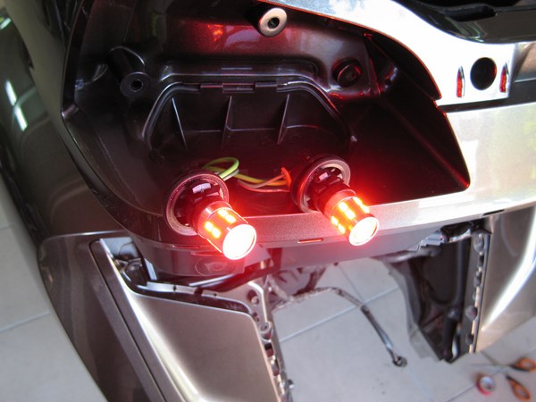 clignotants arrieres led - Conversion "Full LEDS" feux arrières Goldwing 1800 - LEDS Xtreme Img_5013