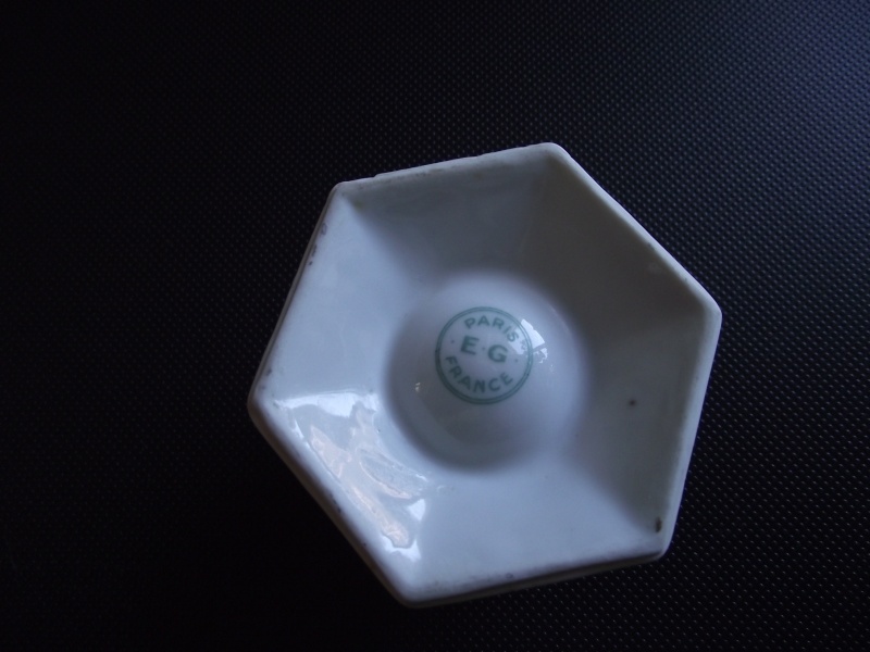 coquetier porcelaine Edgar Gaucher Vierzon Dscf4812