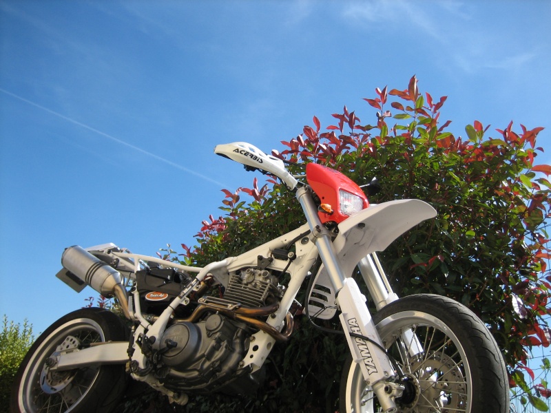 Concours Juin 2014 : "Votre moto et le ciel" Img_4410