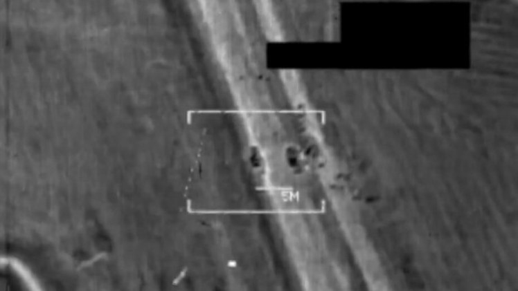 الطائرات الأمريكية تقصف مواقع "الدولة الإسلامية" وتسقط دفعة جديدة من المساعدات الإنسانية 53e6f610