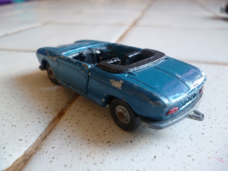 N°230 PEUGEOT 204 CABRIOLET P1020325