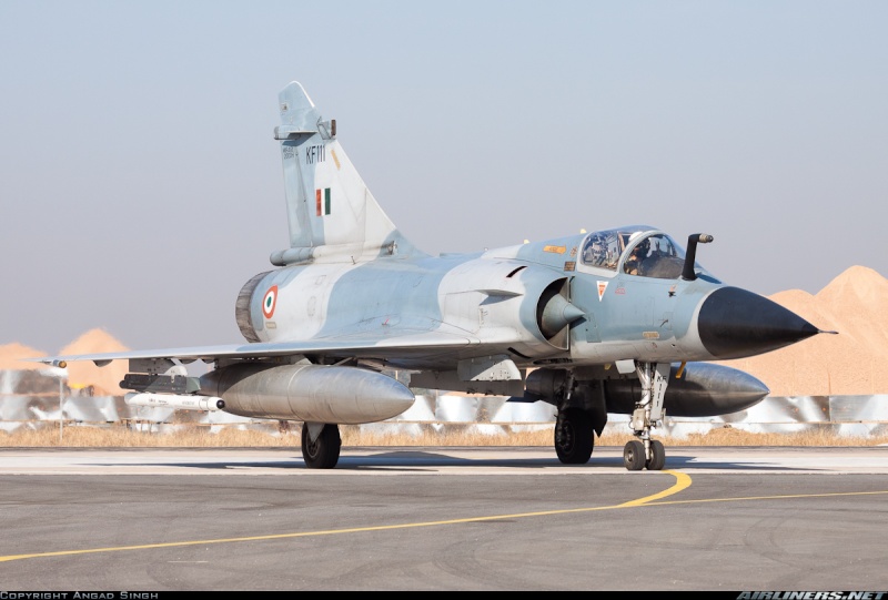 Mirage 2000 vert et aussi bleu 22197910