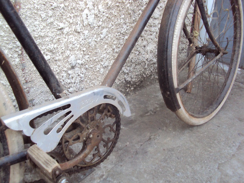 Un beau vélo ww2 ! Dsc08538