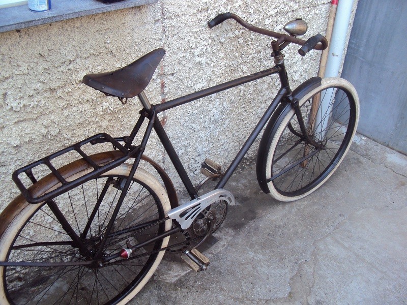 Un beau vélo ww2 ! Dsc08542