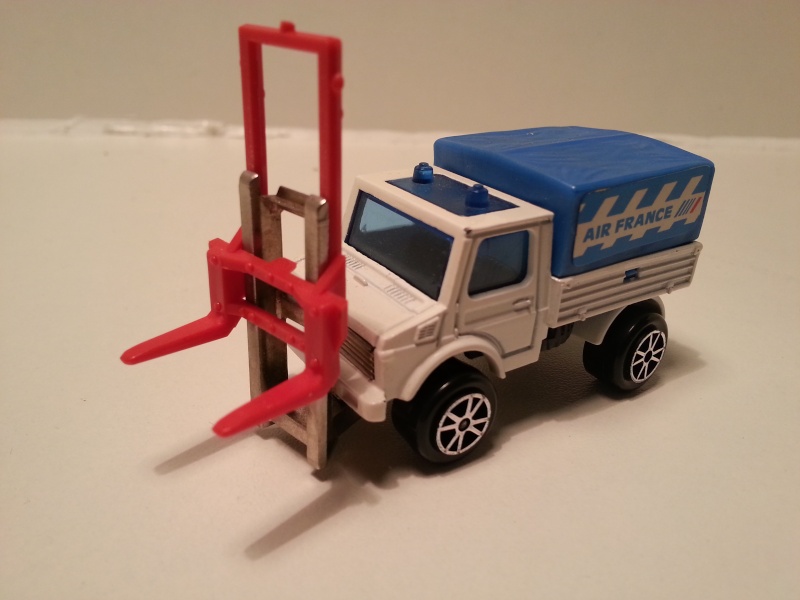 N°215 UNIMOG TRANSPALETTE 20141094