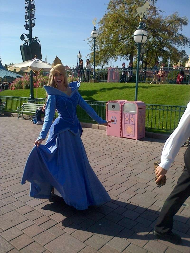 Vos photos avec les Personnages Disney - Page 16 Img-2071