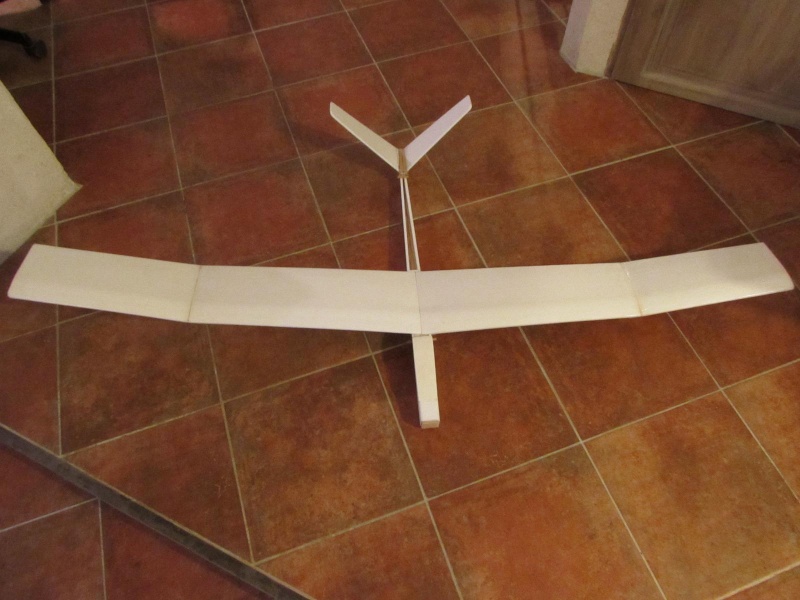 Construction du polytwo, moto-planeur 2 axes V-tail 150cm en dépron - Page 3 Img_4717