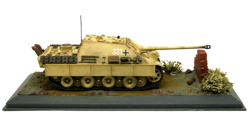 [TRUMPETER]  Panzerjäger V  "Jagdpanther" Ausf. G2 (Sd.Kfz.  173) (44) Sdkfz111