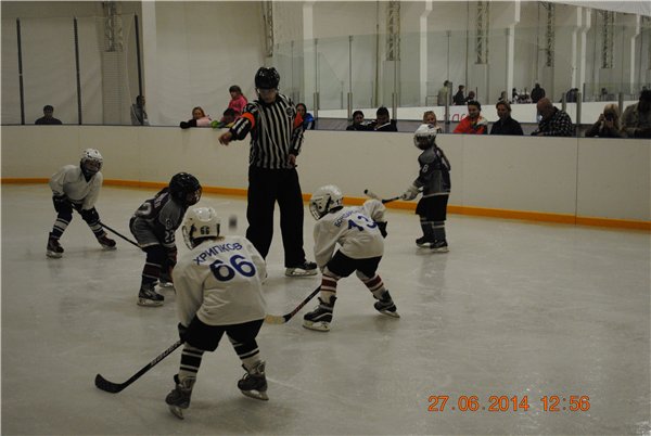 Детский хоккей в Крыму 80e55010