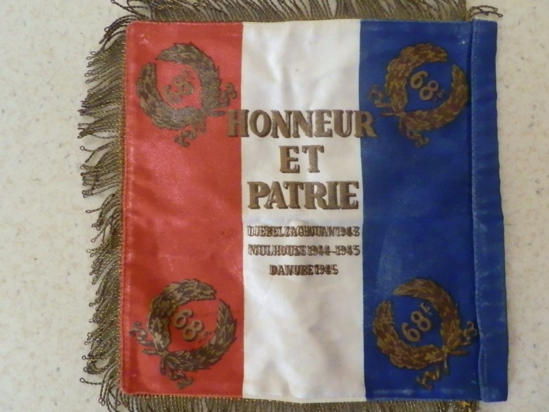 Drapeau 68 eme RAA ? regiment artillerie afrique ? Vrai ou drouille ? P6181514
