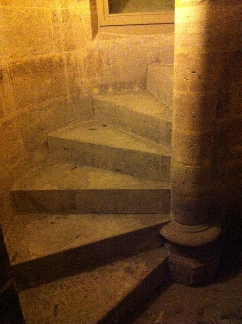 A la recherche de « l’escalier de la reine » à la Conciergerie 2irap910