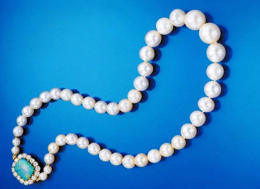 barbara - Bijoux de Marie-Antoinette : le collier de perles de Barbara Hutton Barbar10