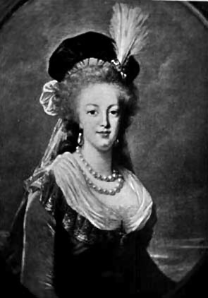 Marie-Antoinette en buste, robe rouge et toque, par et d'après Elisabeth Vigée Le Brun  Marie_19