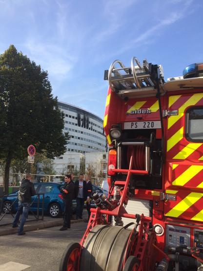 31-10-14 Incendie violent suivi d'explosion dans le batiment de la maison de la radio Paris ( radio france Inter ) B1ru7l10