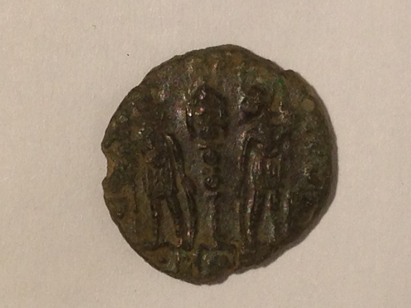 Nummus de Constantin II gloria exercitus Img_1011
