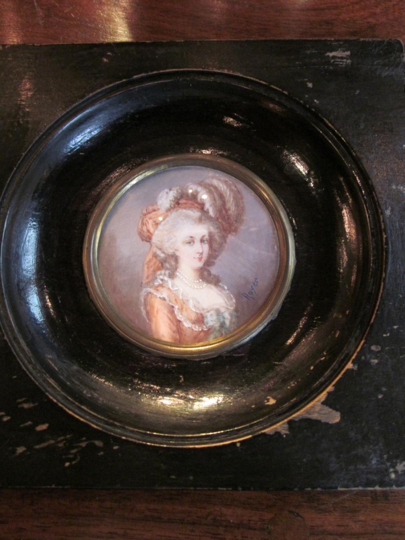 A vendre: miniatures de Marie Antoinette? 67887-10