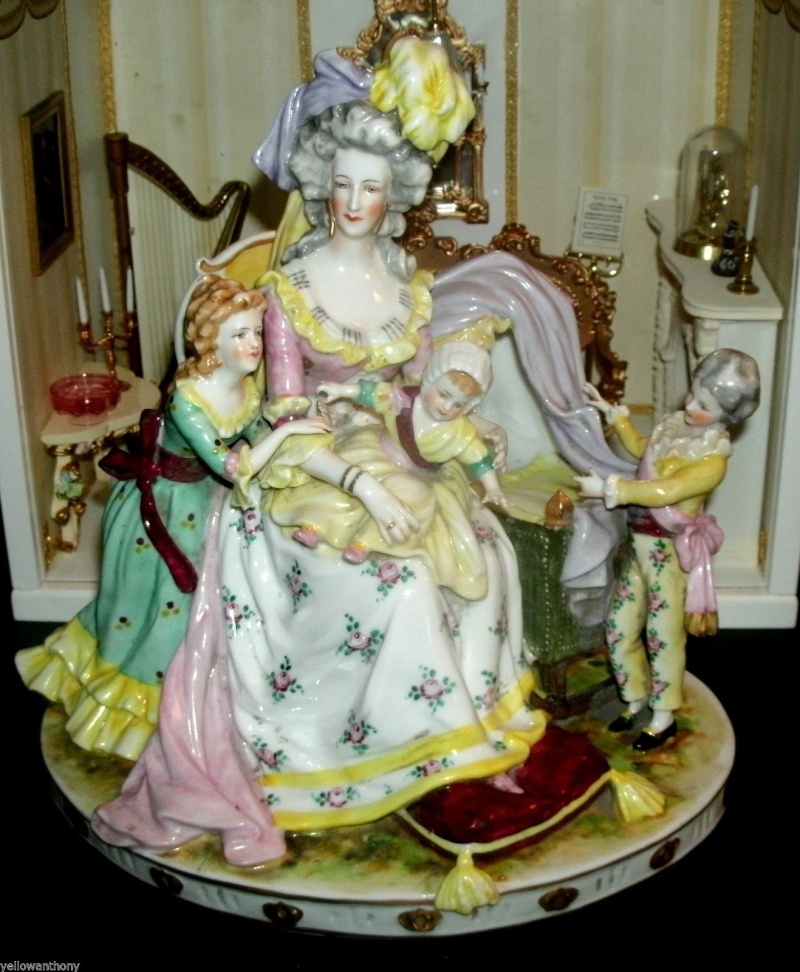 Collection : statuettes représentant Marie-Antoinette, ses proches et des figures du XVIIIe siècle _5717